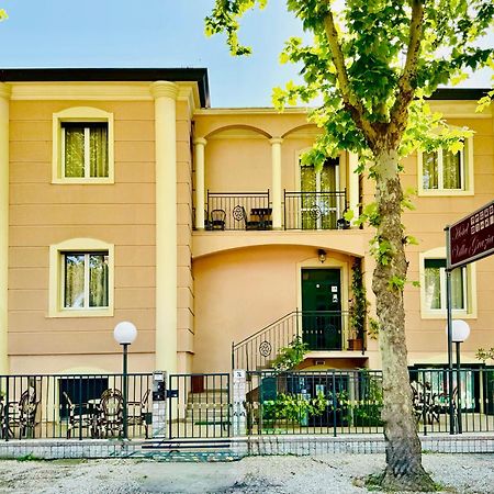 Hotel Villa Grazia تْشيزيناتيكو المظهر الخارجي الصورة