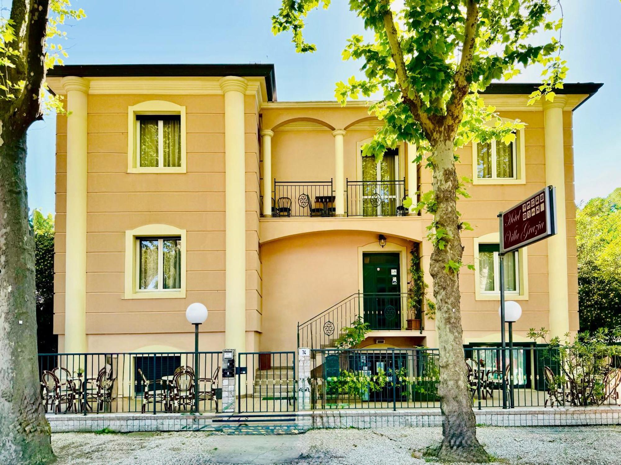 Hotel Villa Grazia تْشيزيناتيكو المظهر الخارجي الصورة